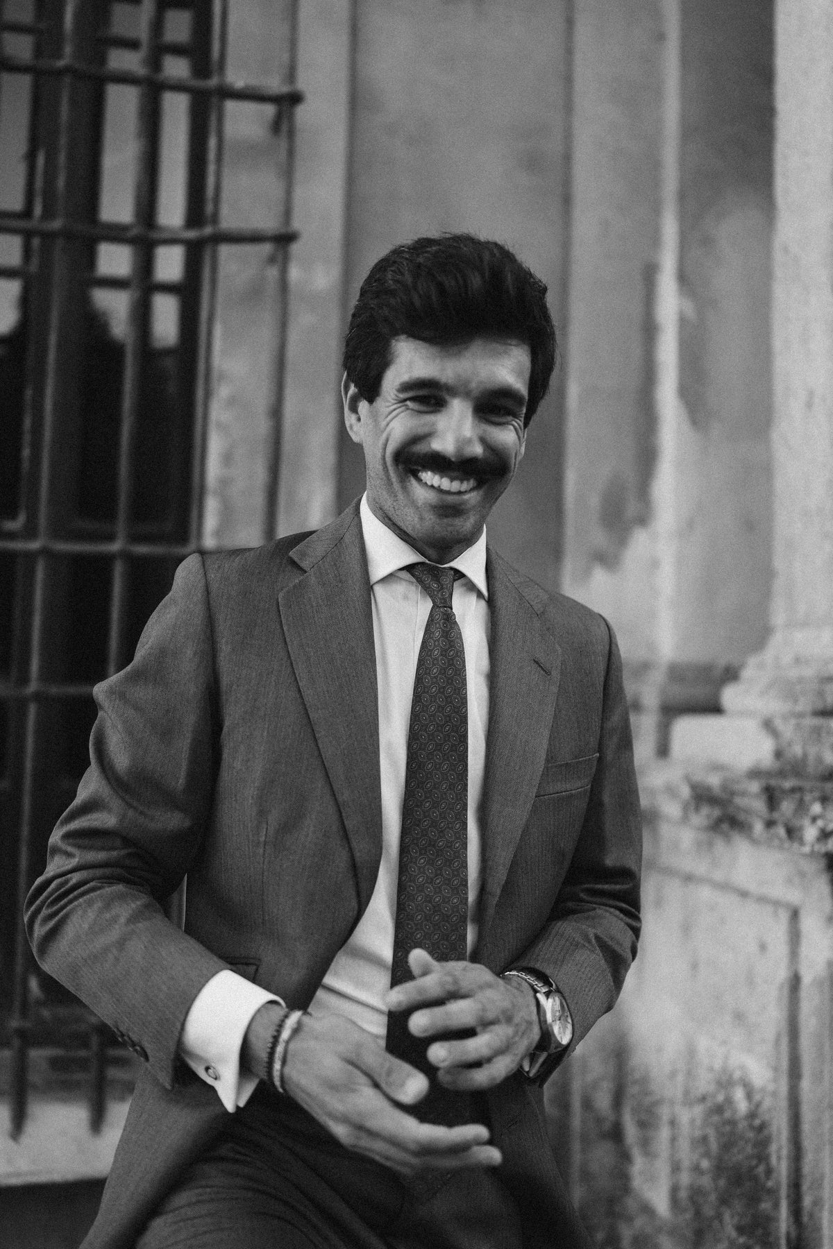 La Historia de la Corbata: De Accesorio Militar a Símbolo de Elegancia